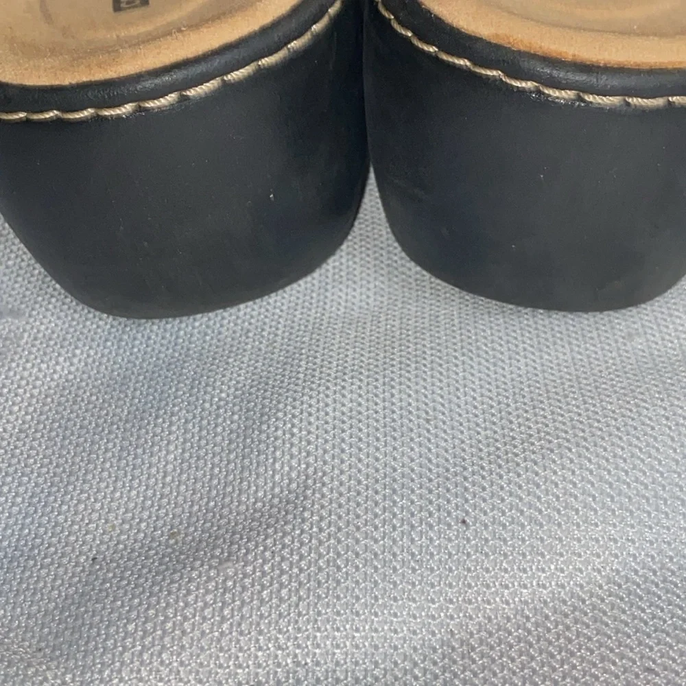 Clarks Wo size 12 Brown Leather Comfort Sandals. FAUX BUCKLE HOOK LOOP‎ STRAPS